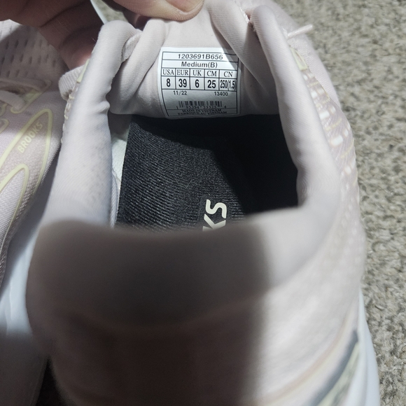 Brooks Women's Pink Running Shoes - Picture 5 of 8